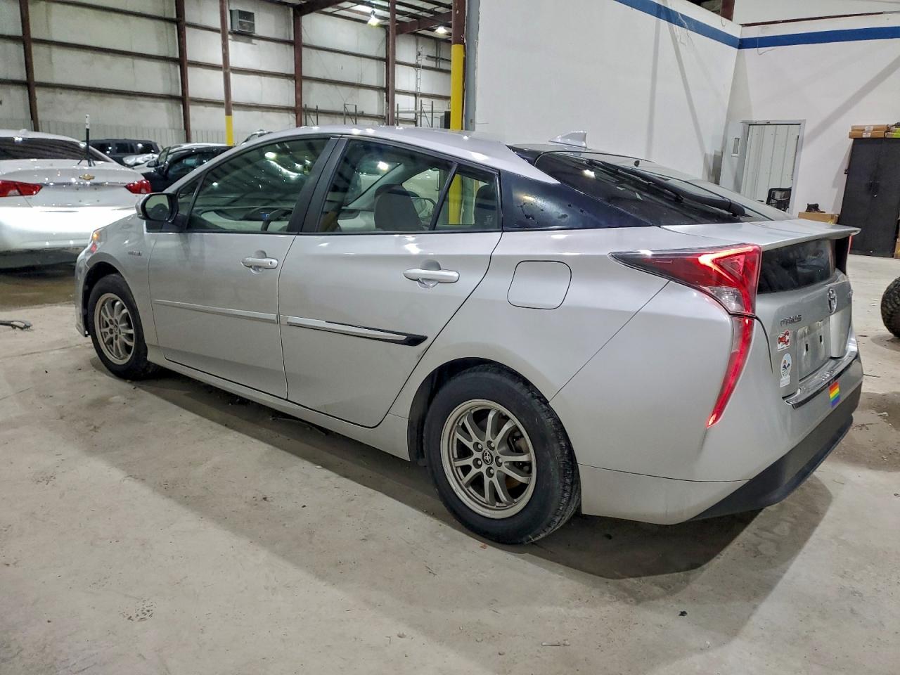 2016 TOYOTA PRIUS TWO photo 3