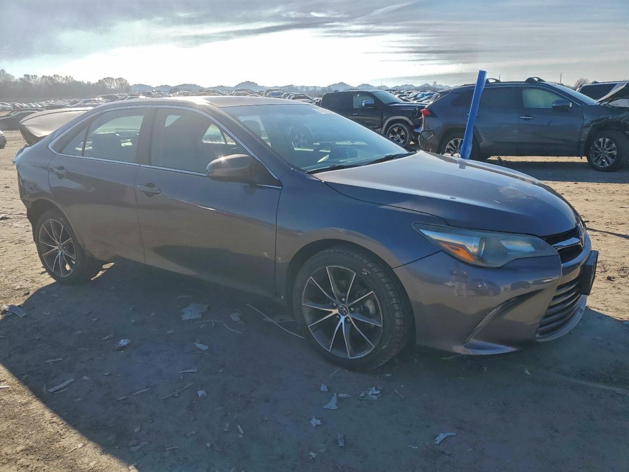 2015 TOYOTA CAMRY LE photo 7