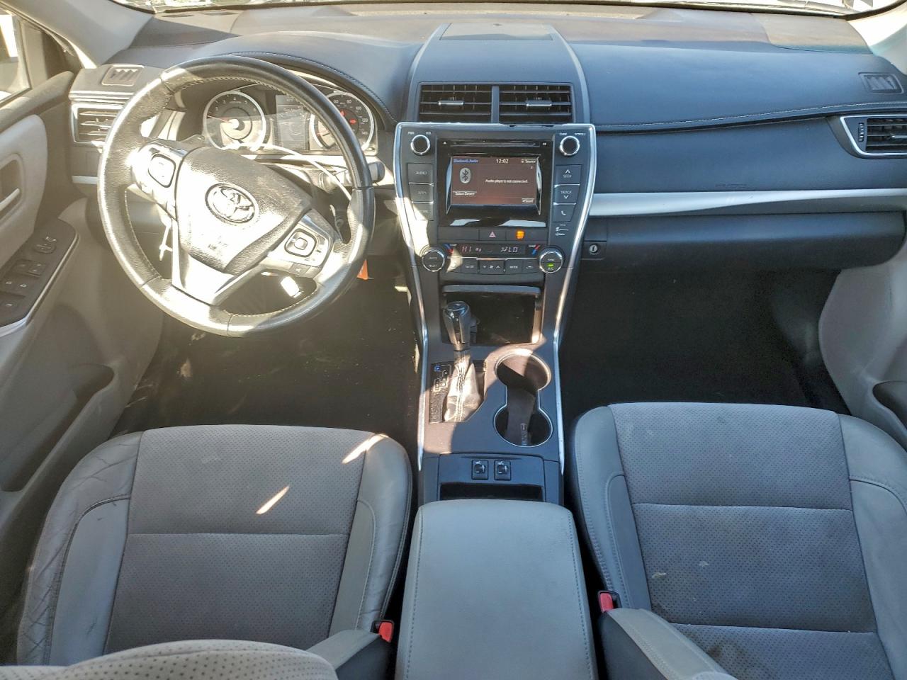 2015 TOYOTA CAMRY LE photo 15