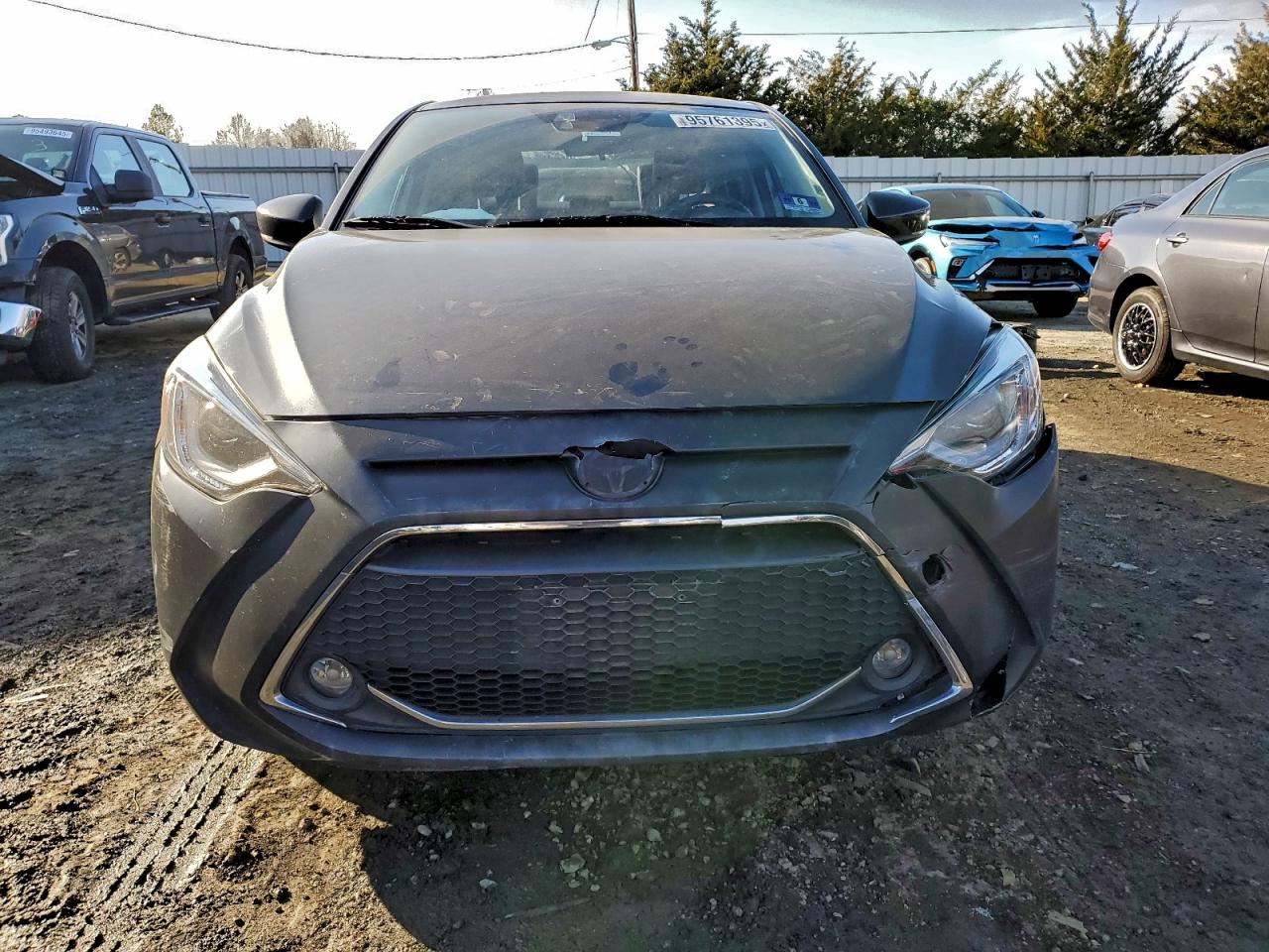 2019 TOYOTA YARIS L photo 9