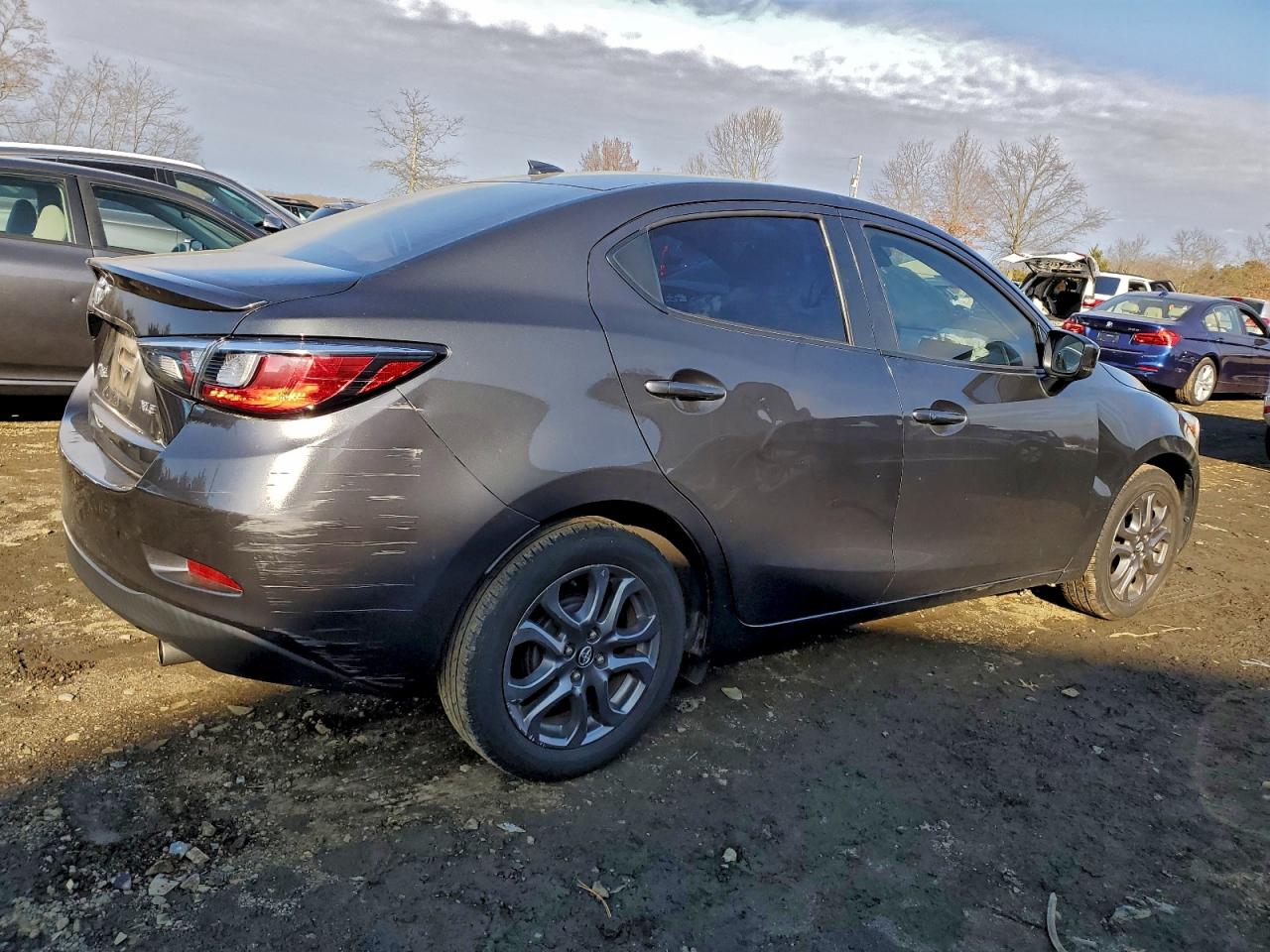 2019 TOYOTA YARIS L photo 5