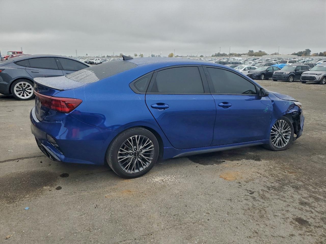 2024 KIA FORTE GT LINE photo 3