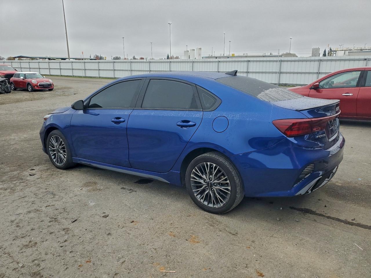 2024 KIA FORTE GT LINE photo 2