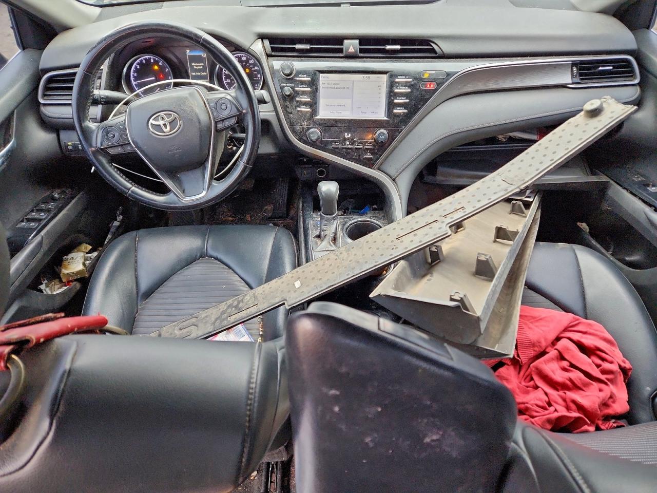 2019 TOYOTA CAMRY L photo 8