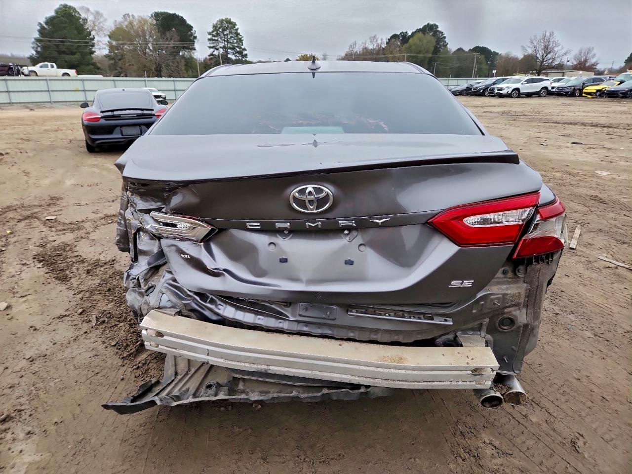 2019 TOYOTA CAMRY L photo 6