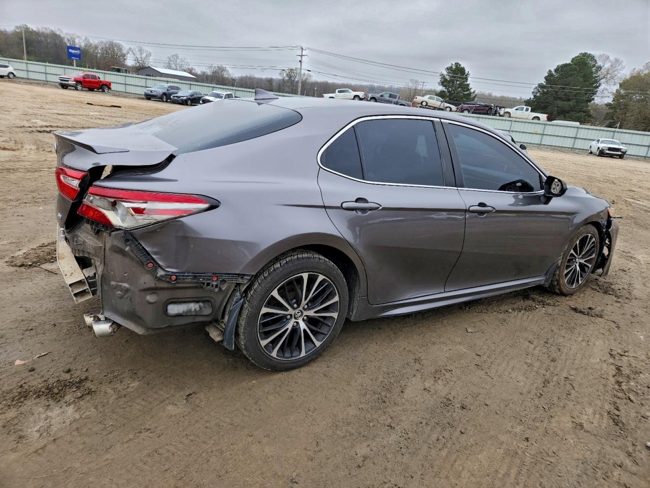 2019 TOYOTA CAMRY L photo 3