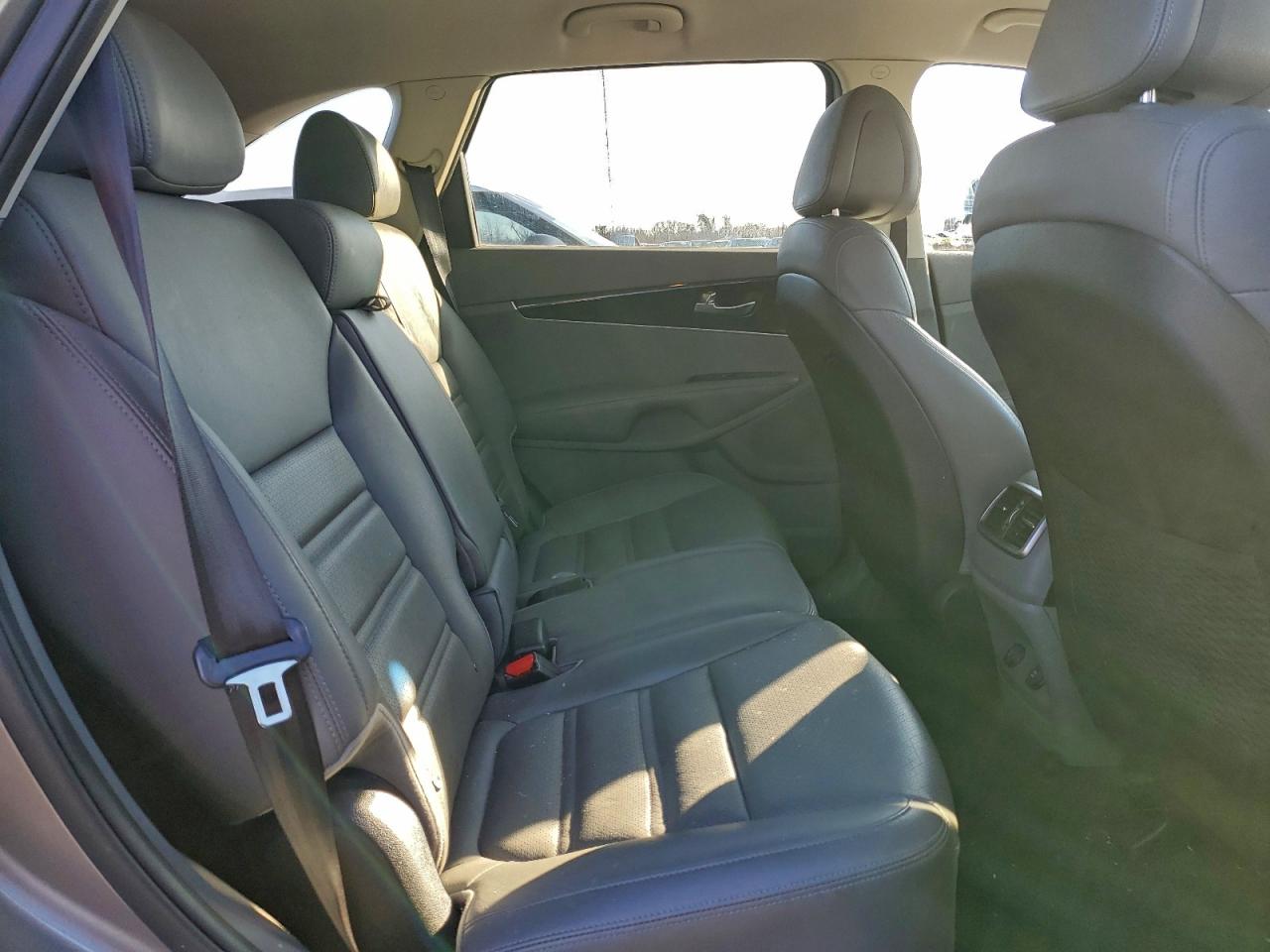 2016 KIA SORENTO EX photo 11