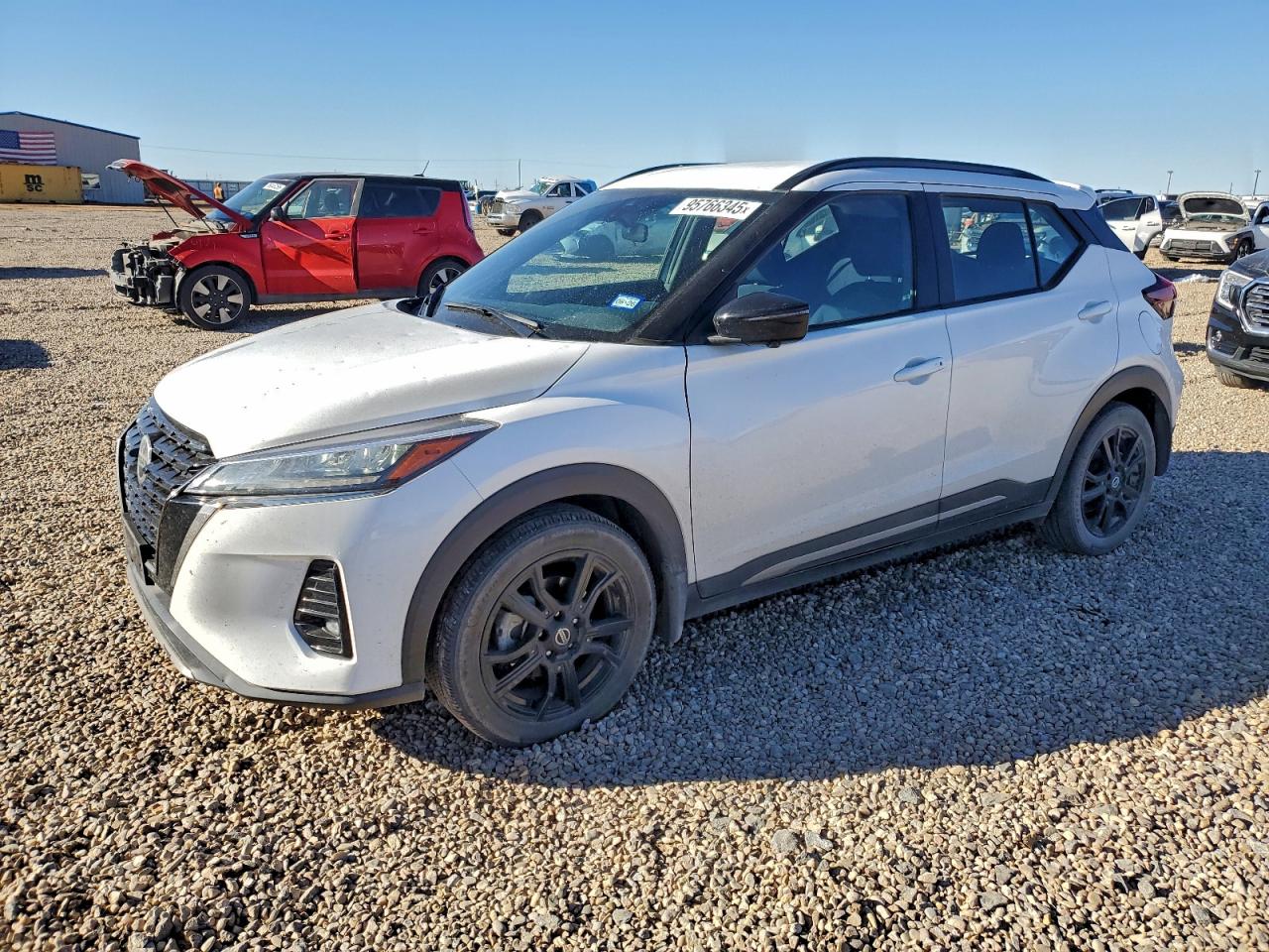 2021 NISSAN KICKS