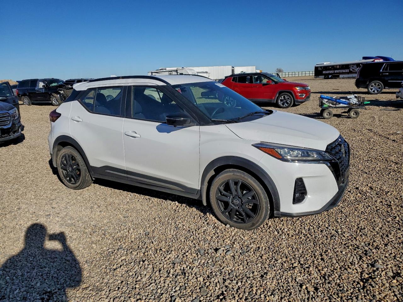 2021 NISSAN KICKS SR photo 4
