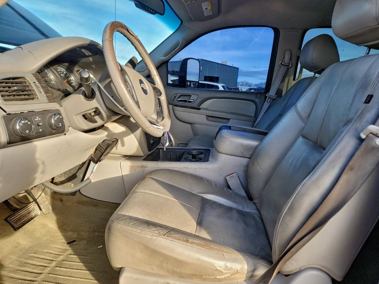 2010 CHEVROLET SILVERADO K1500 LTZ photo 7