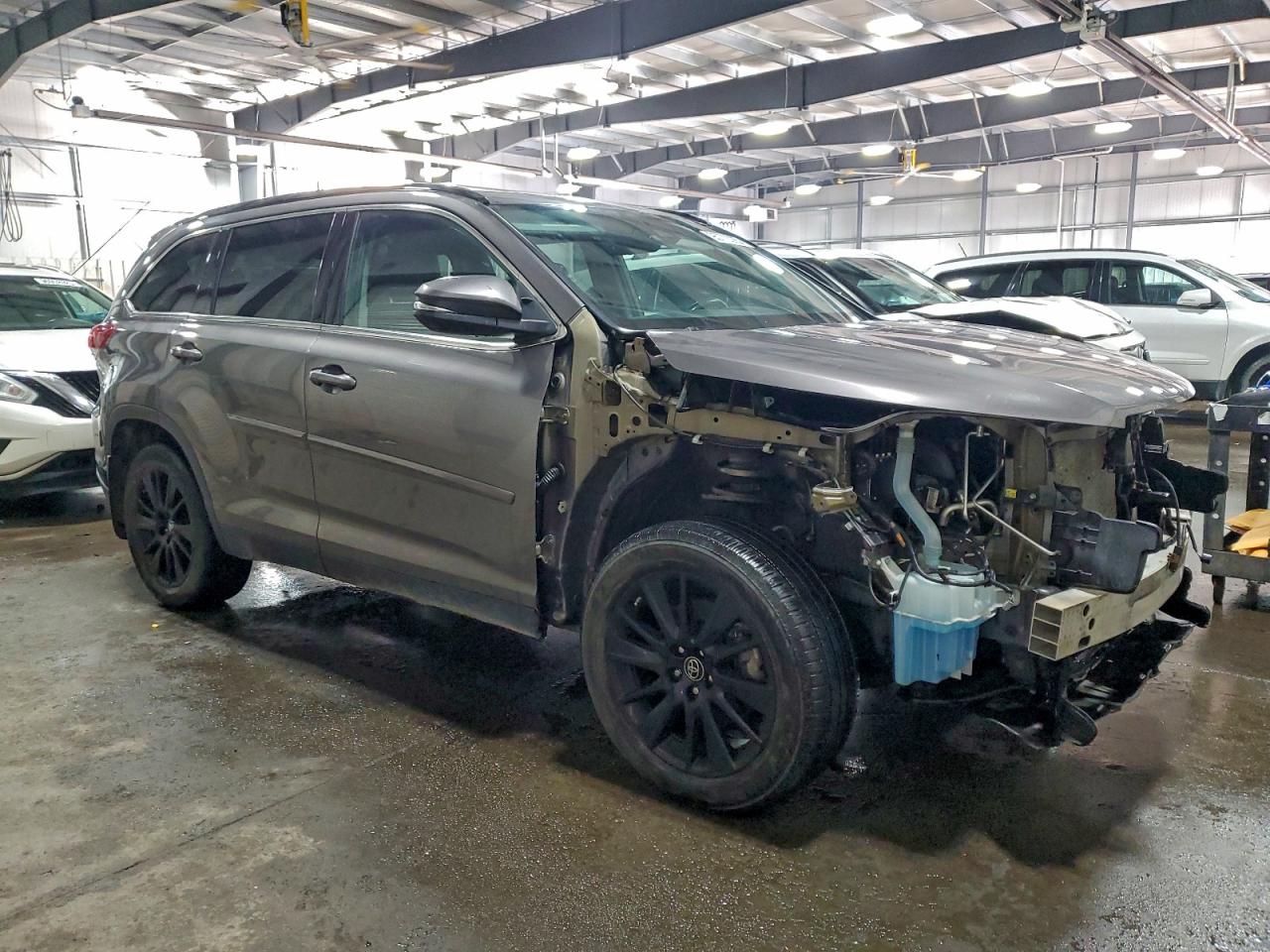 2019 TOYOTA HIGHLANDER SE photo 4