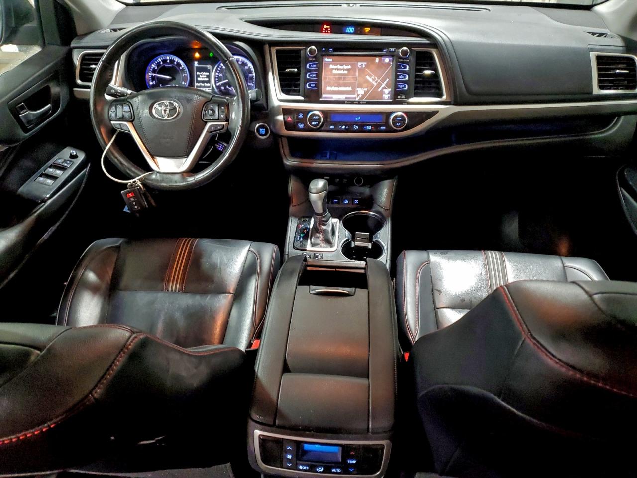 2019 TOYOTA HIGHLANDER SE photo 8