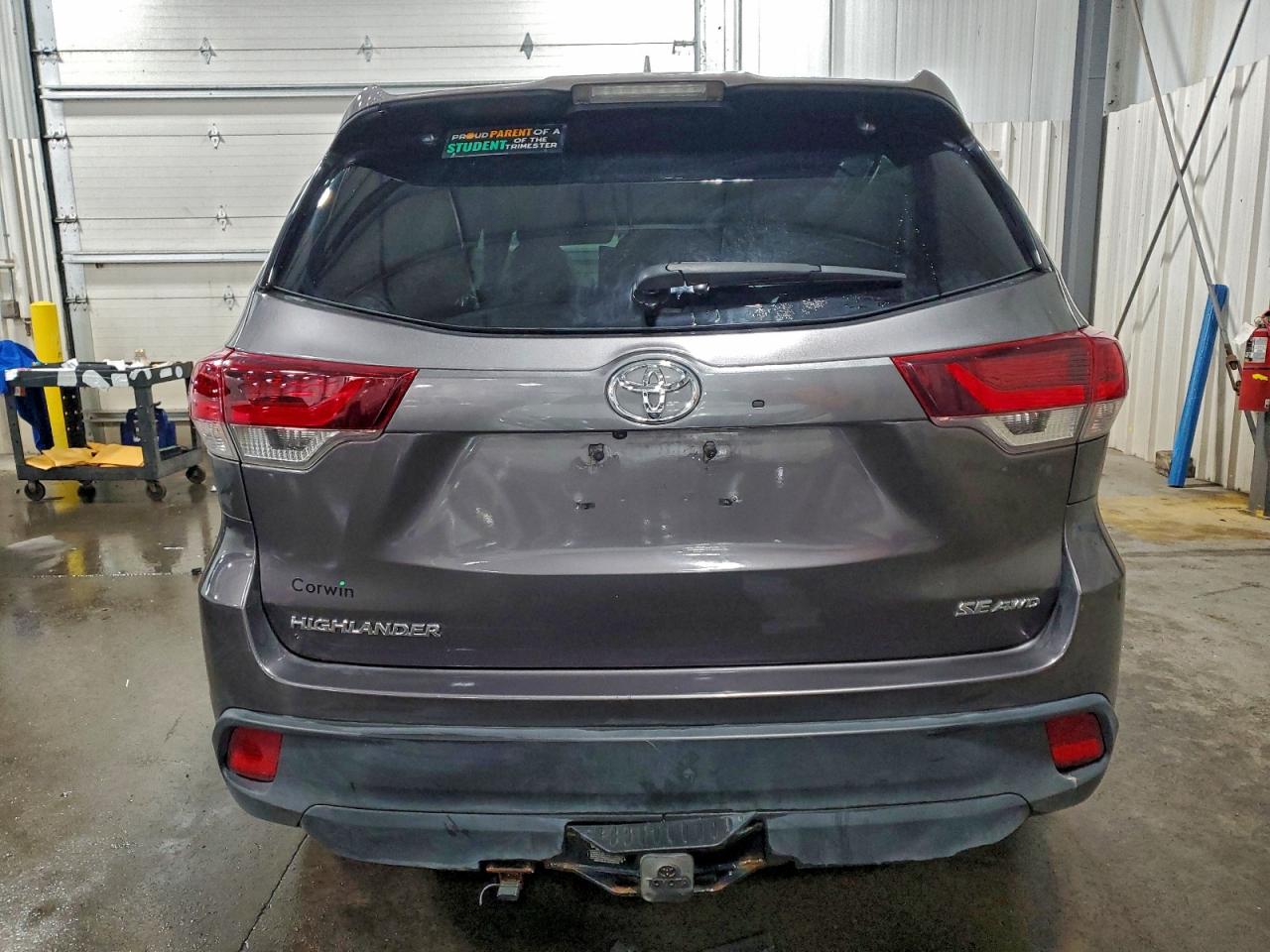 2019 TOYOTA HIGHLANDER SE photo 6