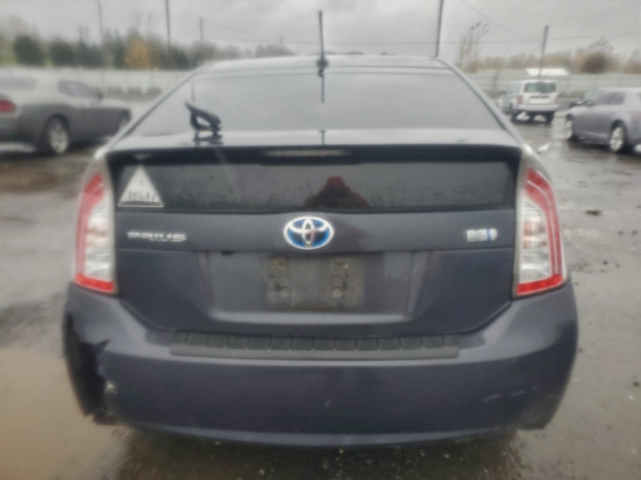 2014 TOYOTA PRIUS photo 11