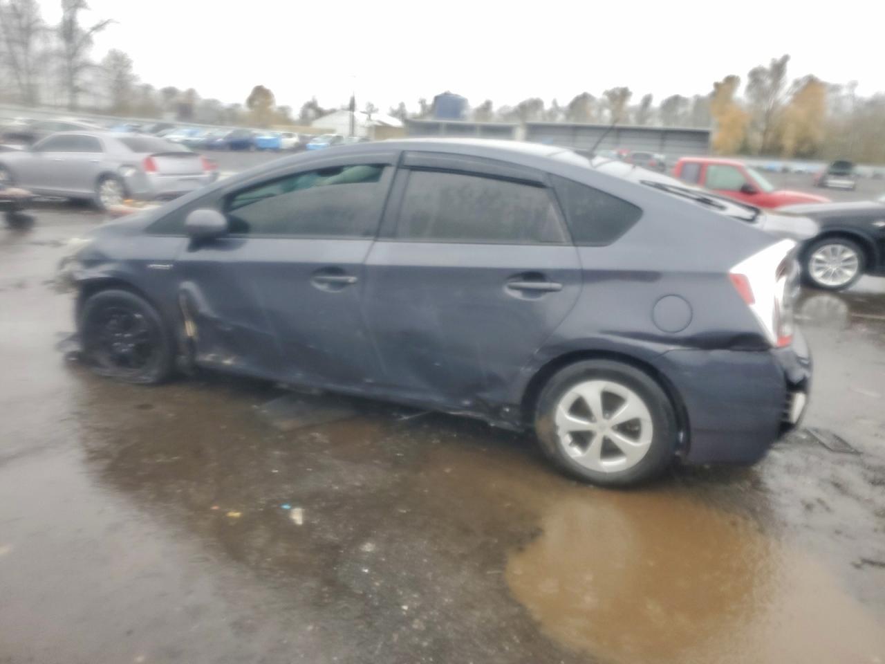 2014 TOYOTA PRIUS photo 3
