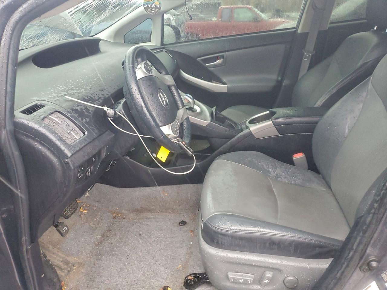 2014 TOYOTA PRIUS photo 13