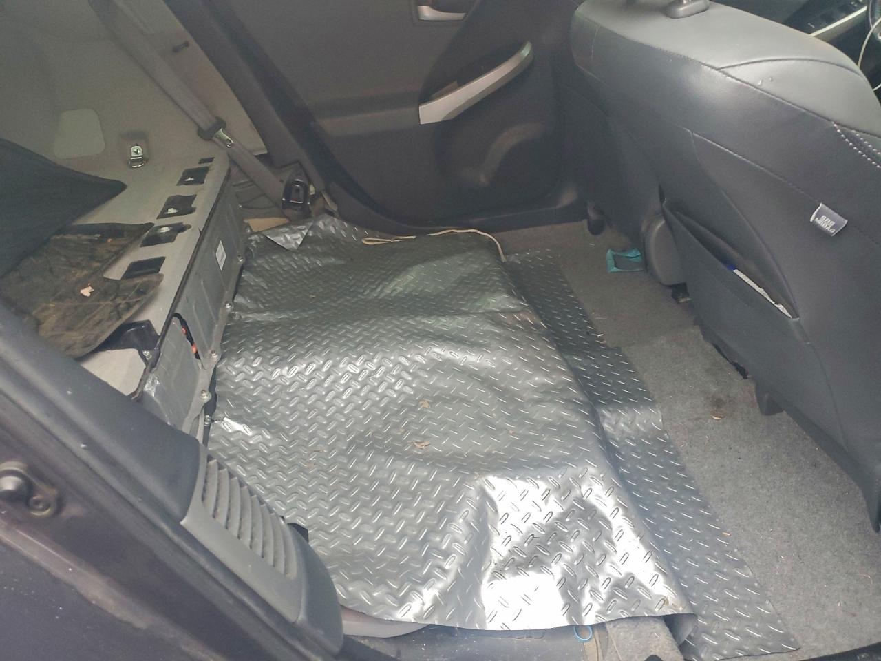 2014 TOYOTA PRIUS photo 19
