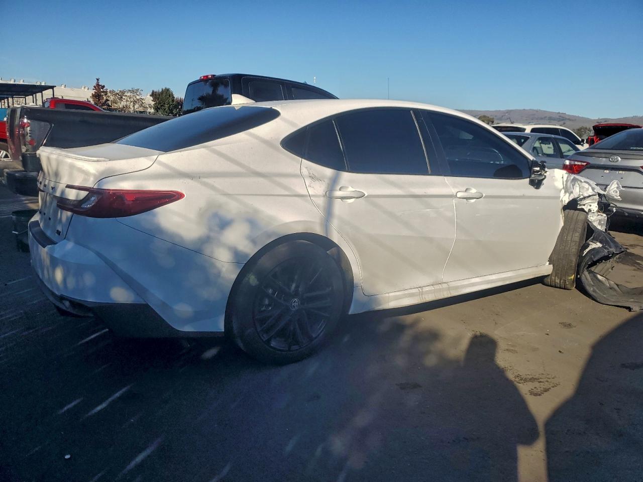 2025 TOYOTA CAMRY photo 3