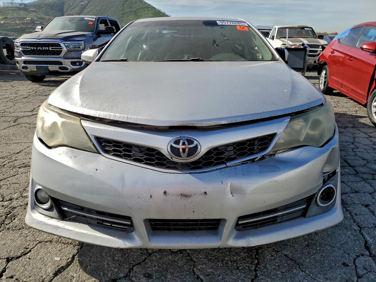 2014 TOYOTA CAMRY L photo 13