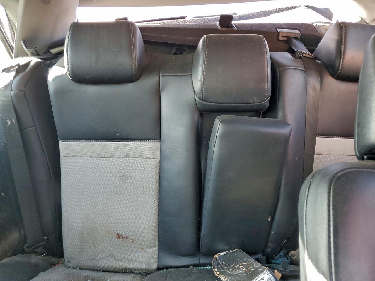 2014 TOYOTA CAMRY L photo 28