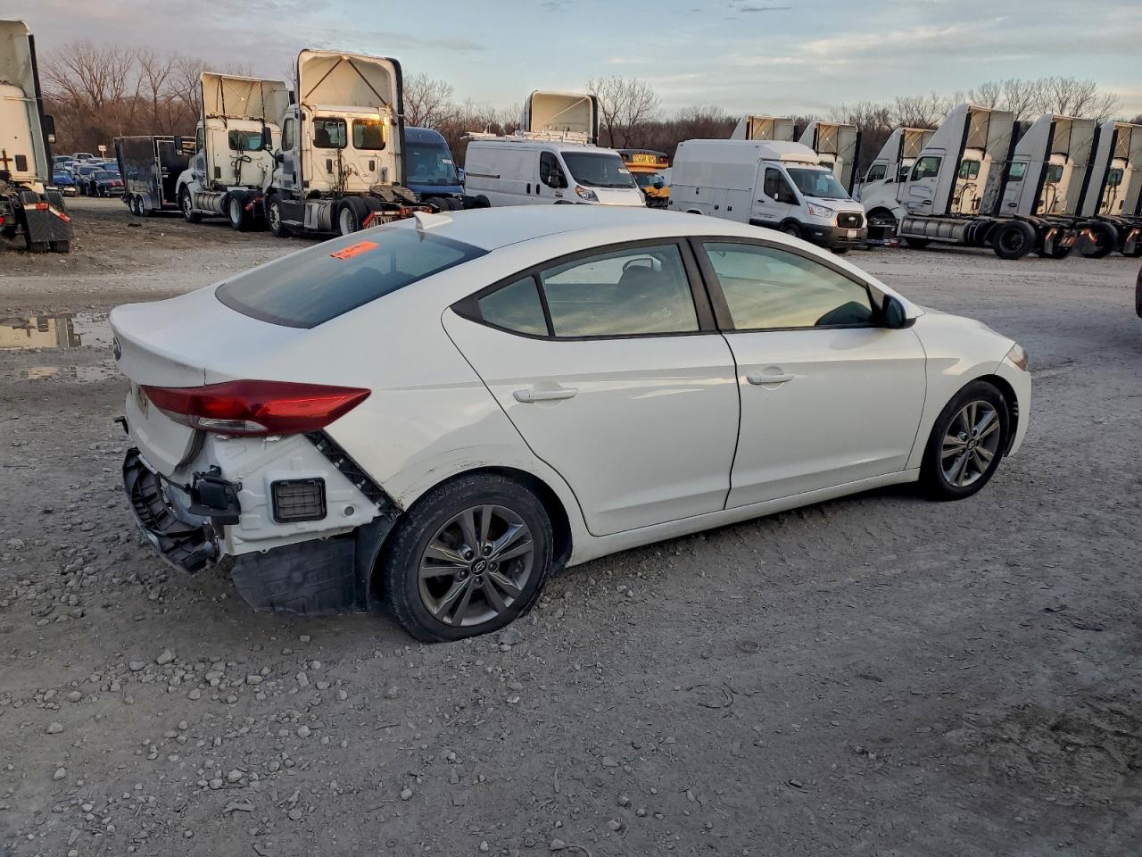 2018 HYUNDAI ELANTRA SEL photo 3