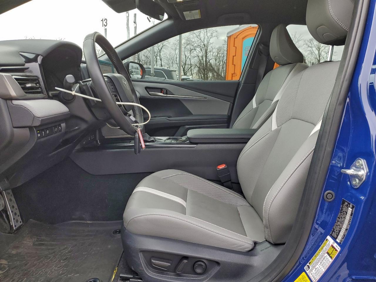 2025 TOYOTA CAMRY XSE photo 7