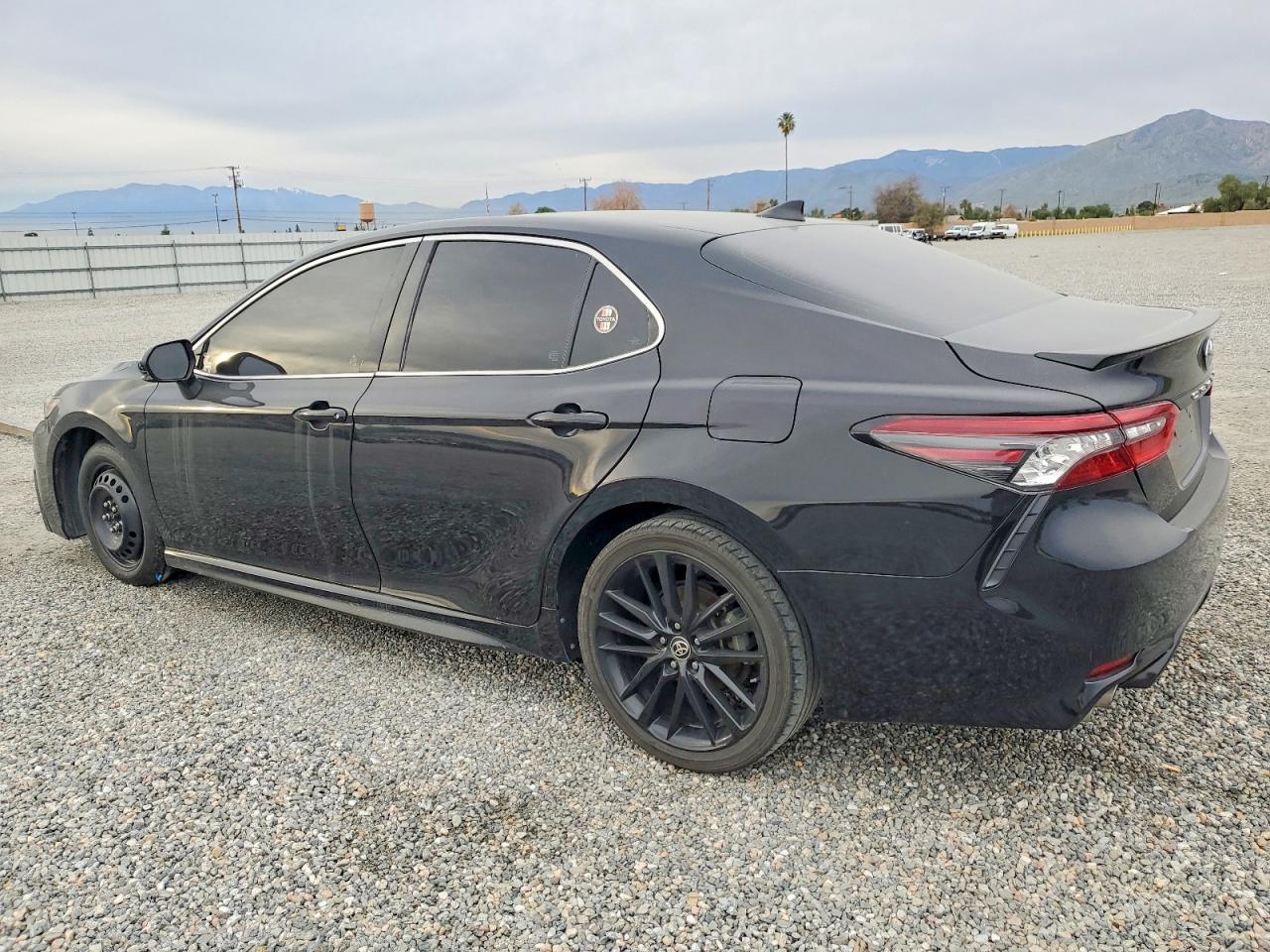 2021 TOYOTA CAMRY XSE photo 3