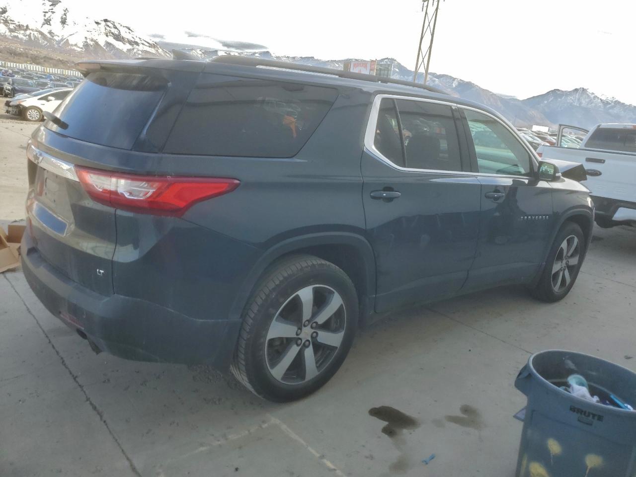 2019 CHEVROLET TRAVERSE LT photo 5
