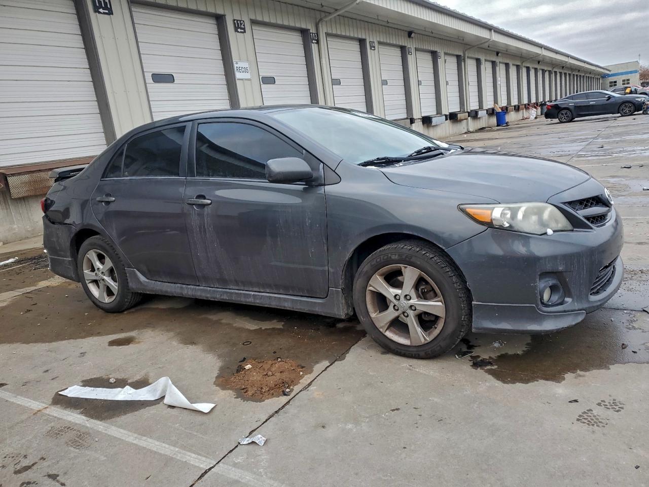 2012 TOYOTA COROLLA photo 4