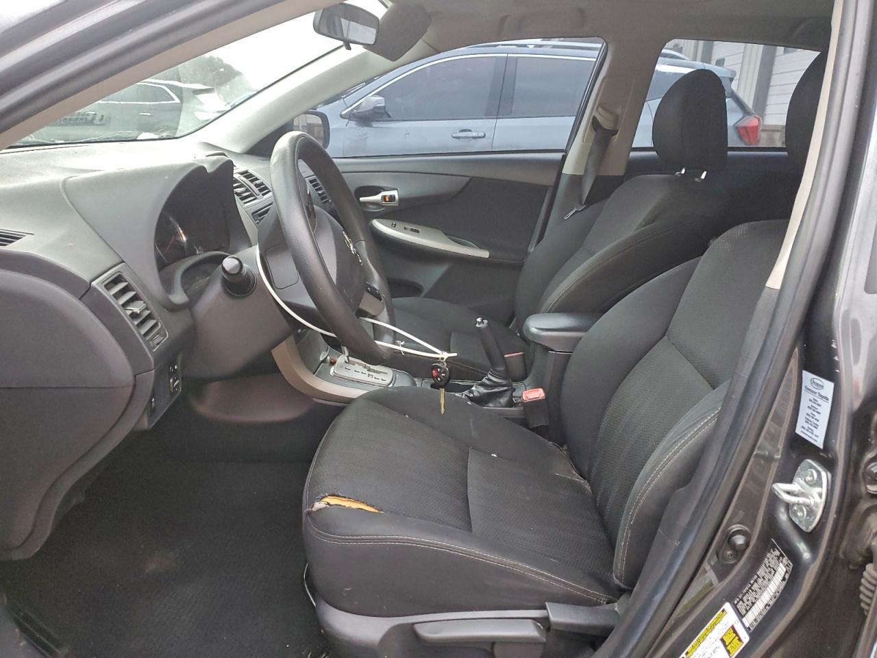2012 TOYOTA COROLLA photo 7