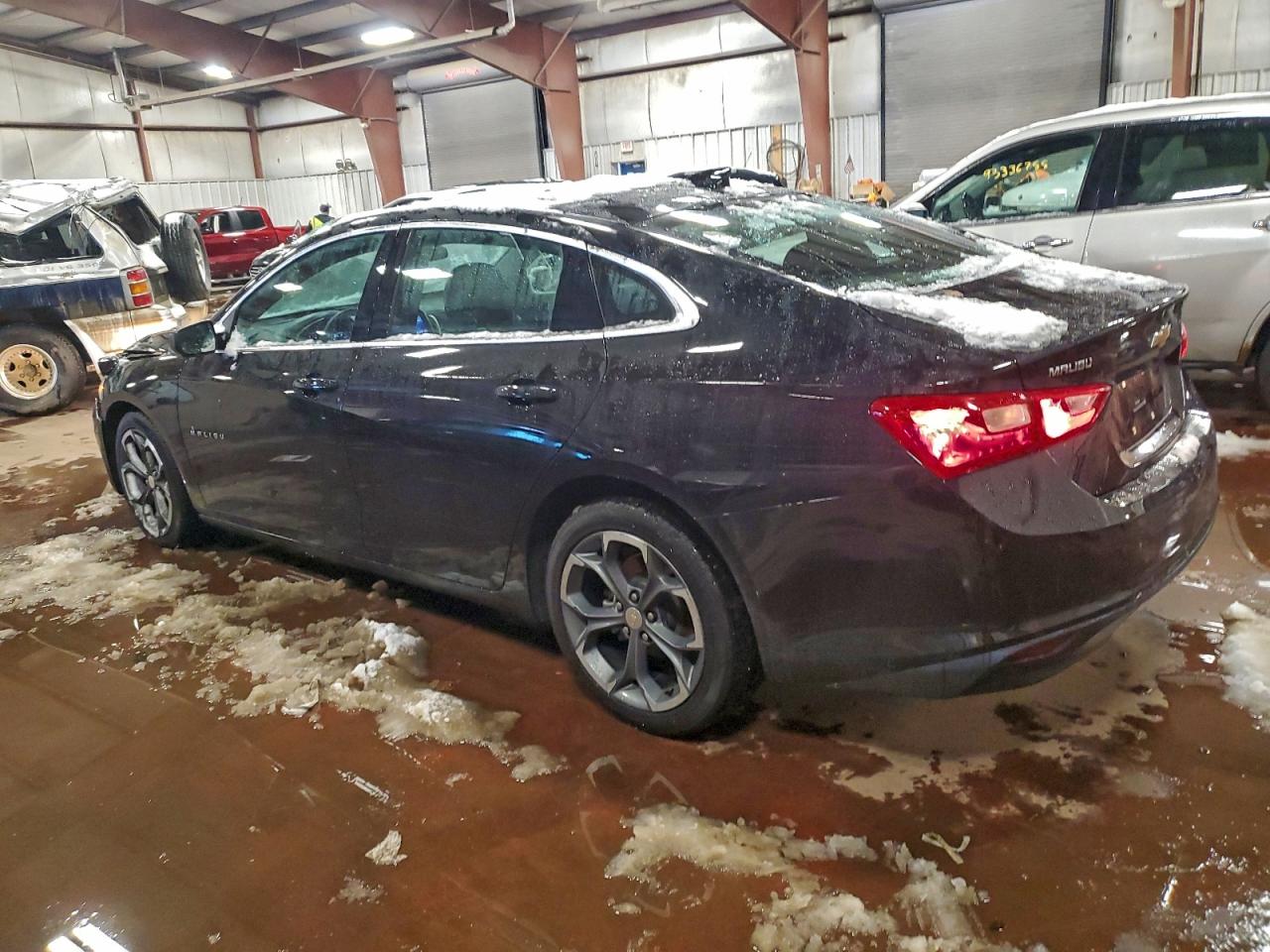 2023 CHEVROLET MALIBU LT photo 3