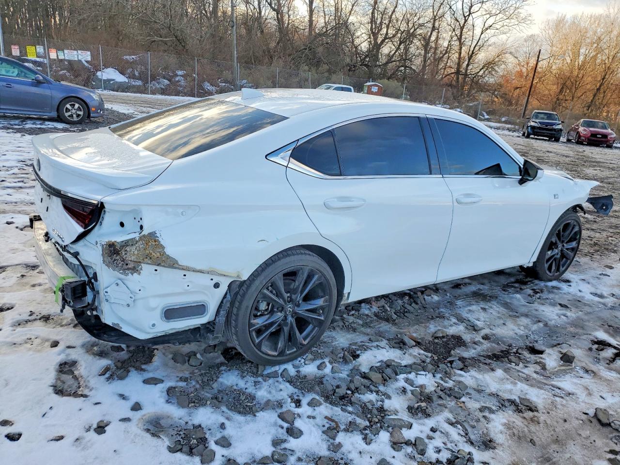 2024 LEXUS ES 300H F SPORT HANDLING photo 3