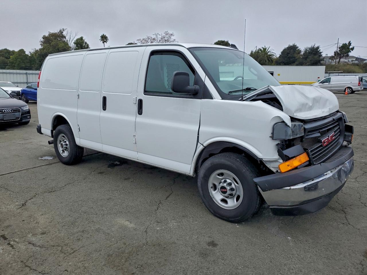 2024 GMC SAVANA DELIVERY VAN photo 4