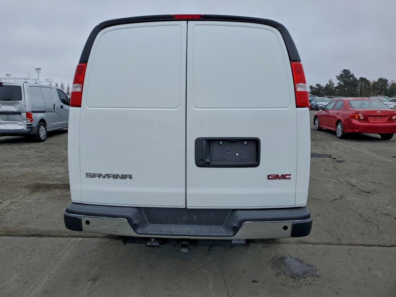 2024 GMC SAVANA DELIVERY VAN photo 6