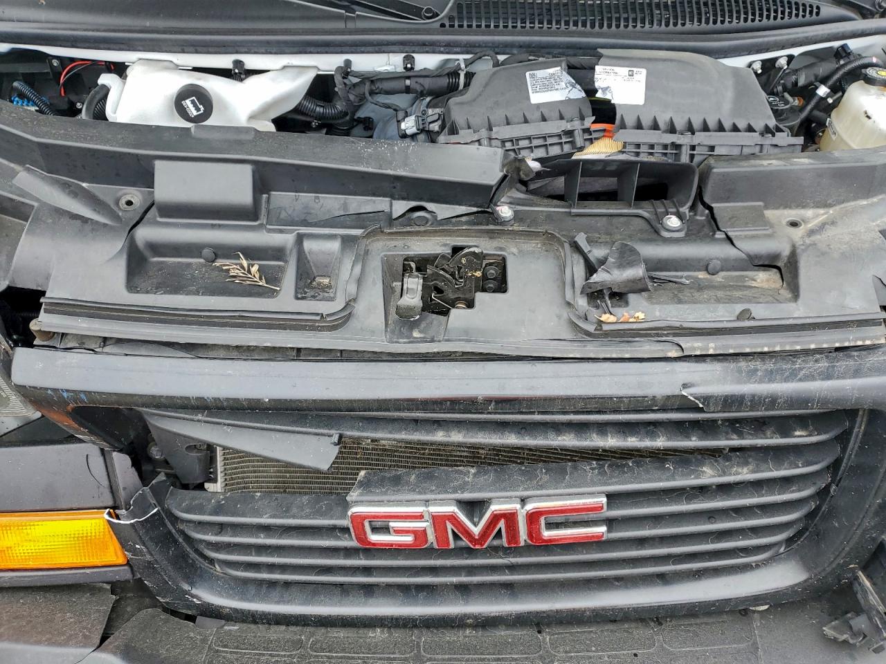 2024 GMC SAVANA DELIVERY VAN photo 12