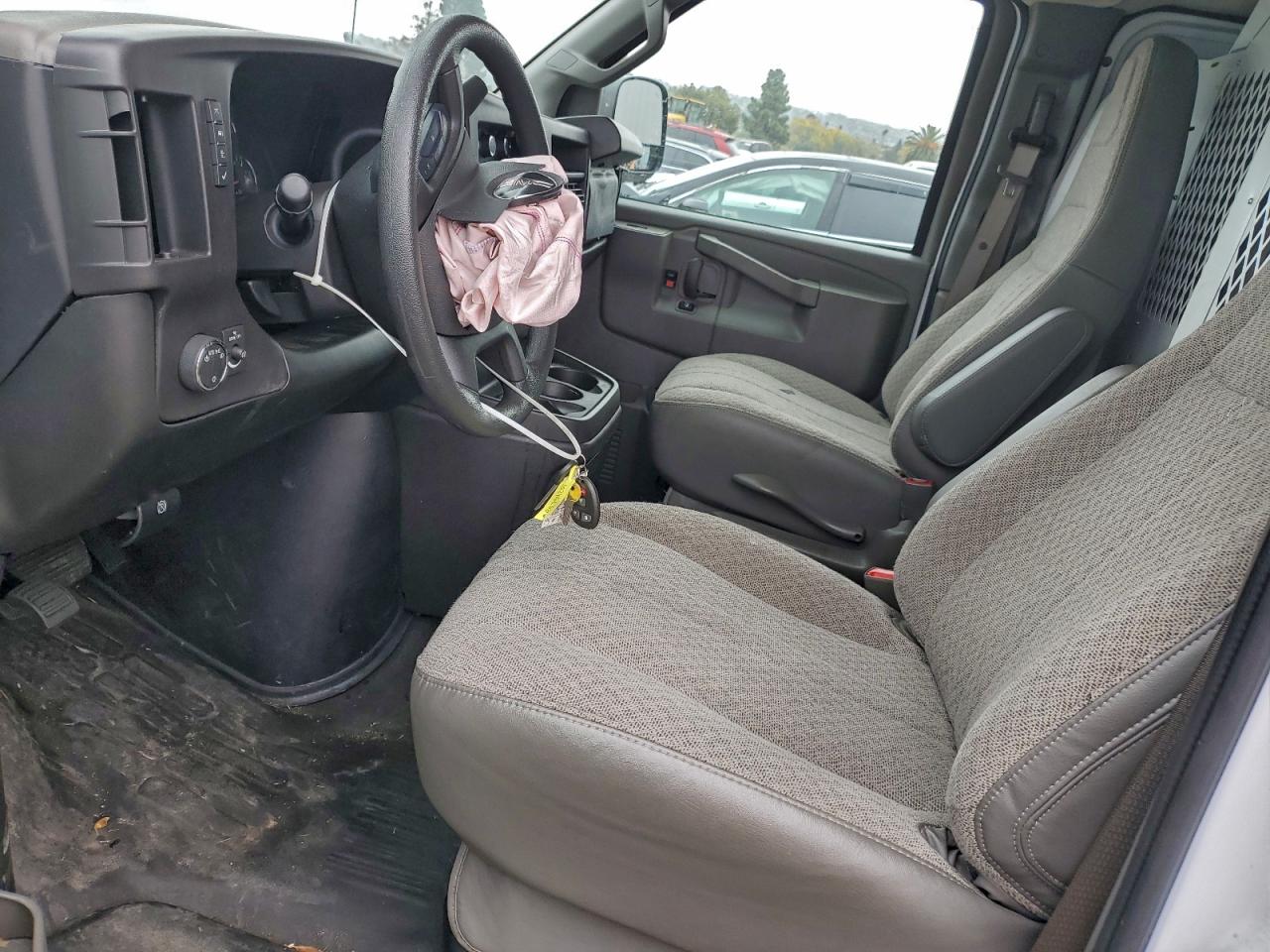 2024 GMC SAVANA DELIVERY VAN photo 7