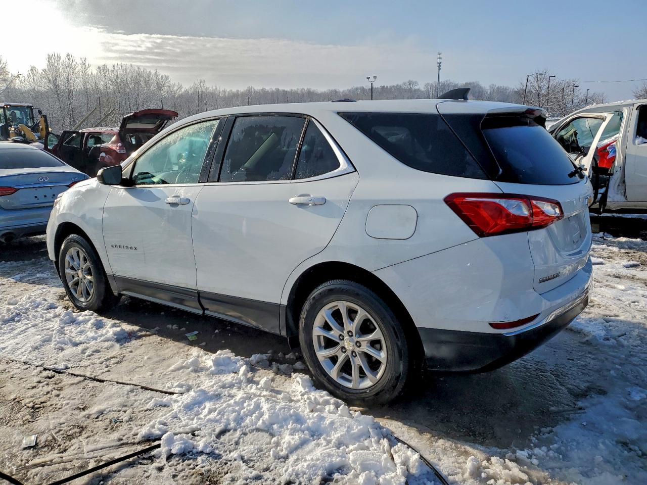 2018 CHEVROLET EQUINOX LT photo 2