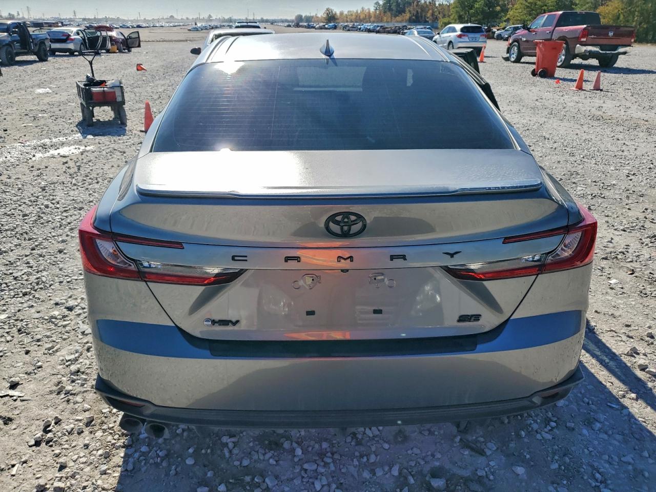 2025 TOYOTA CAMRY SE photo 6