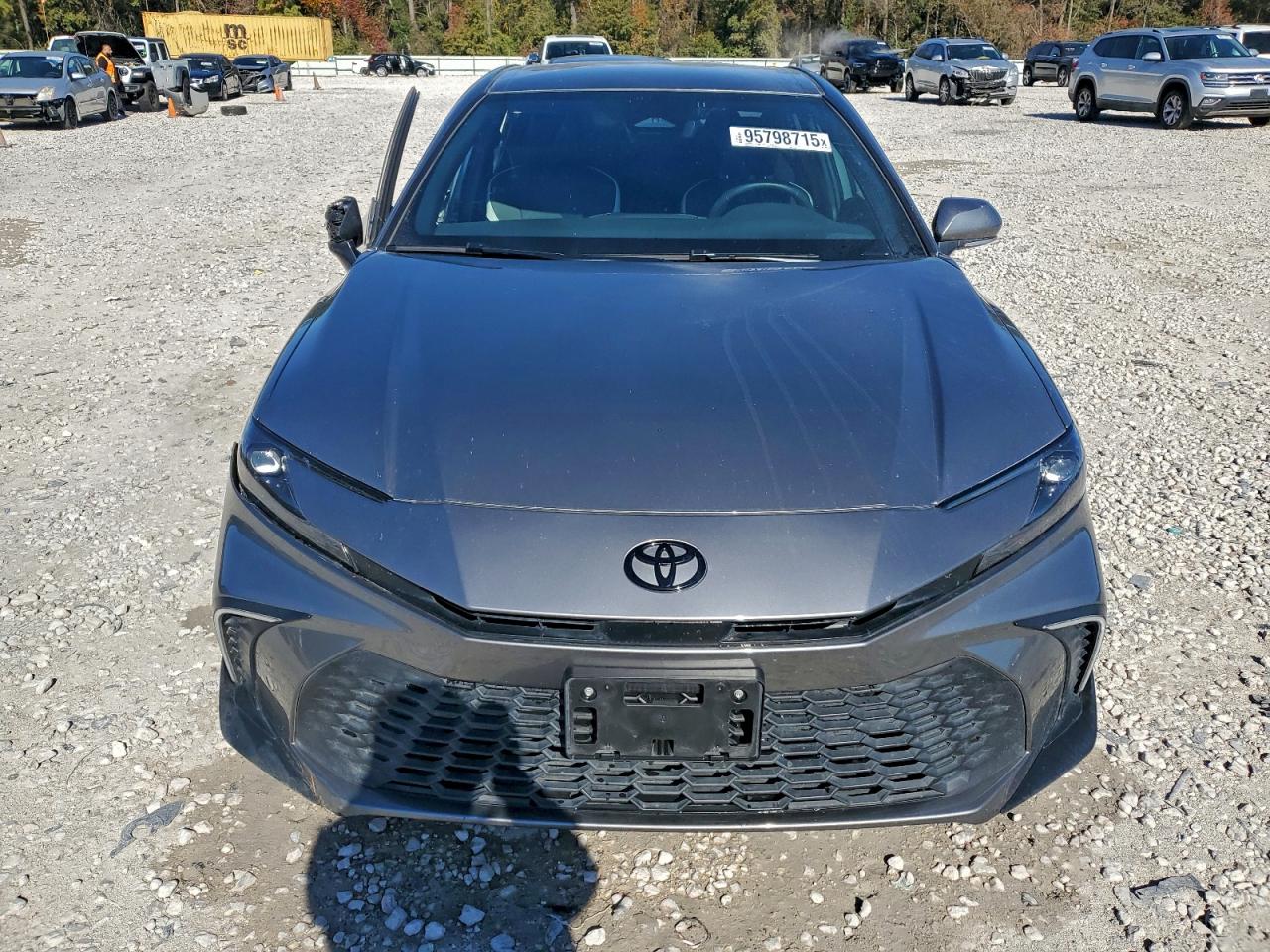 2025 TOYOTA CAMRY SE photo 5