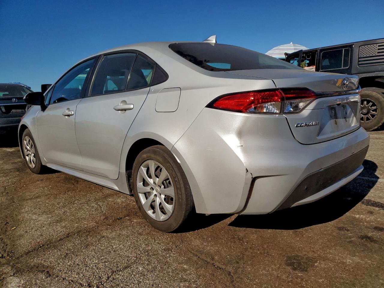 2021 TOYOTA COROLLA LE photo 2