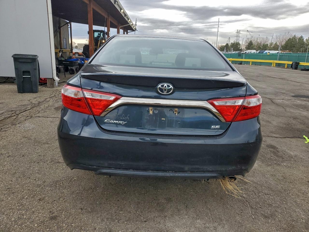 2017 TOYOTA CAMRY LE photo 6