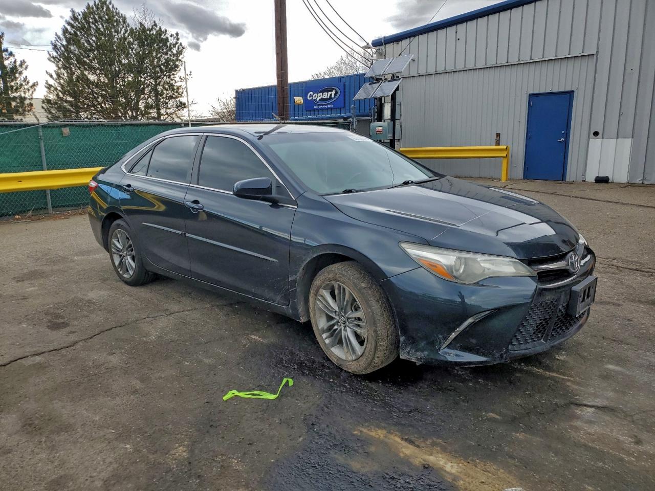2017 TOYOTA CAMRY LE photo 4