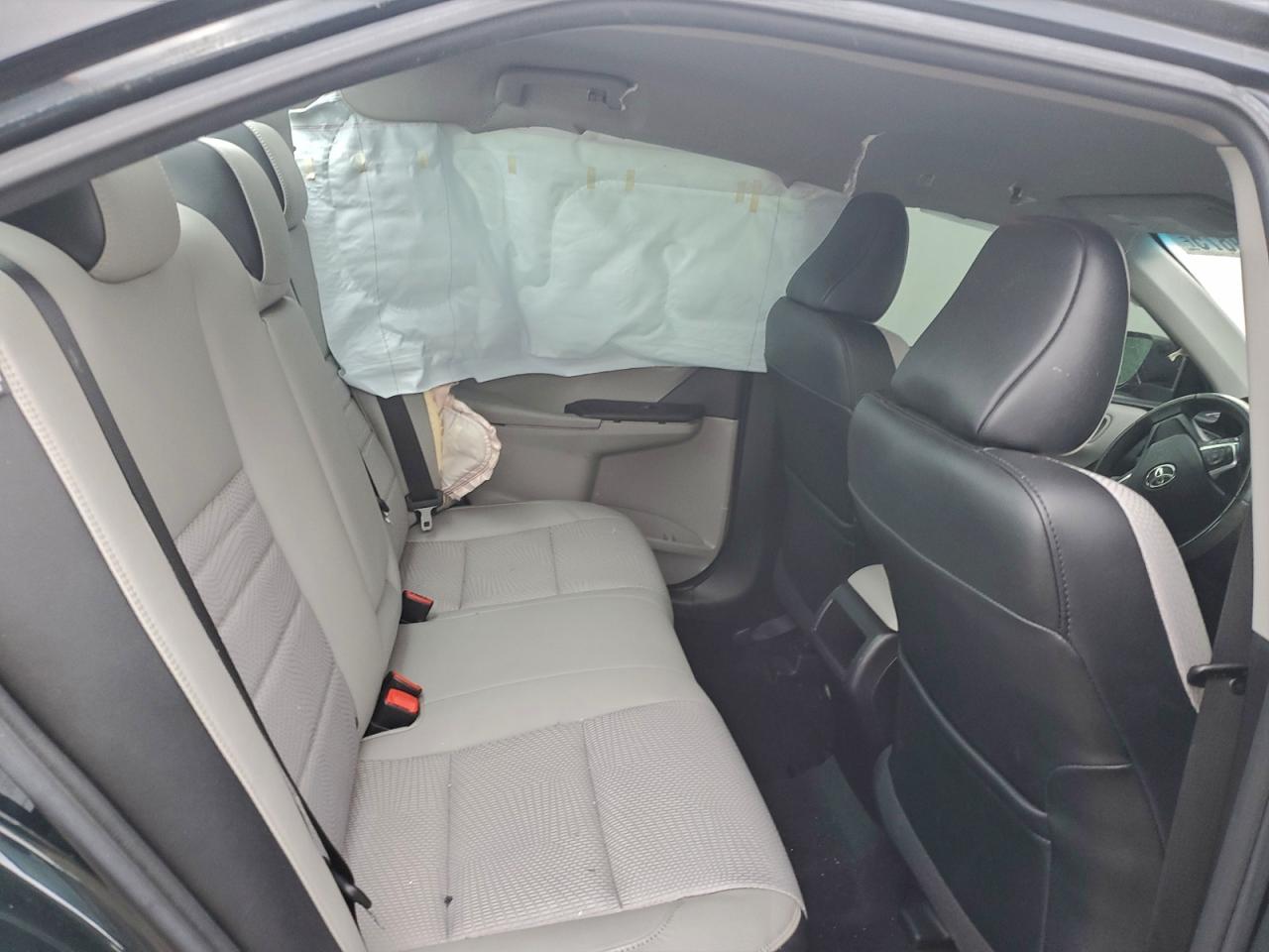 2017 TOYOTA CAMRY LE photo 10