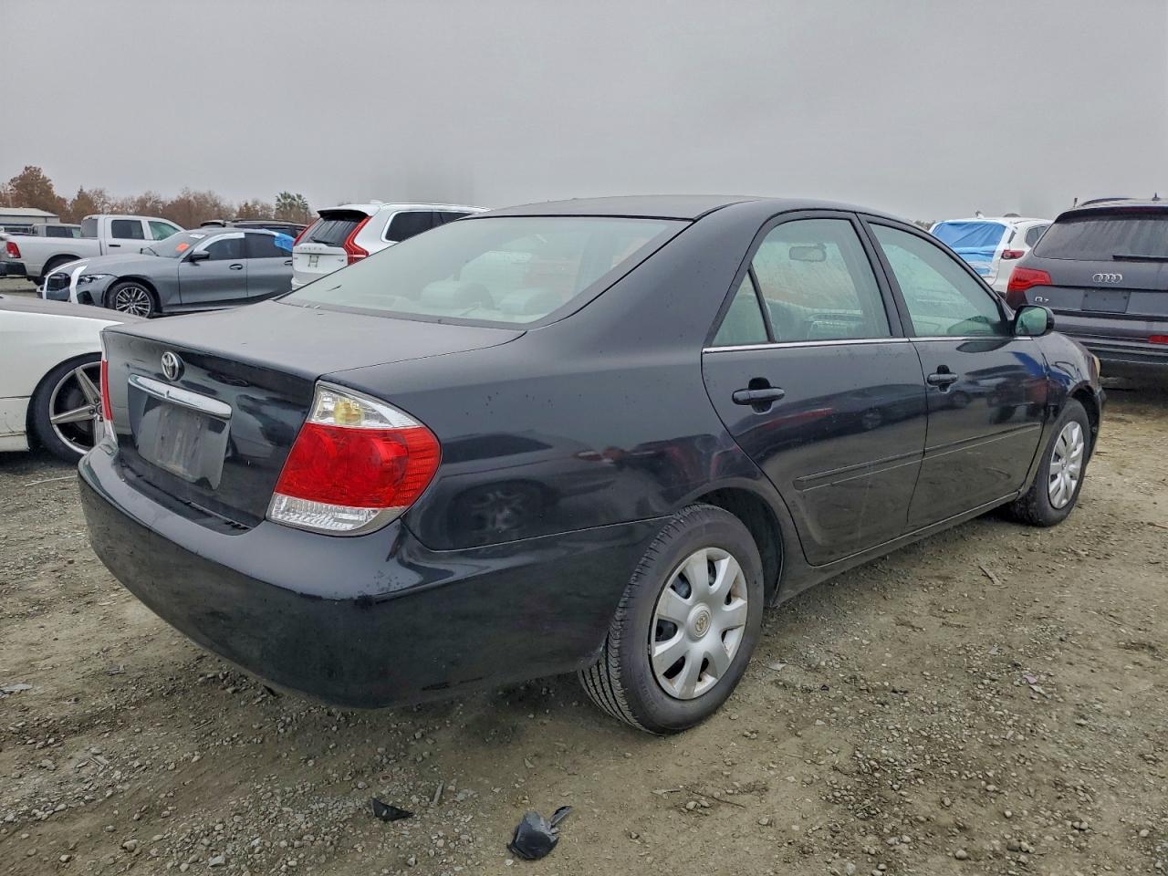 2006 TOYOTA CAMRY LE photo 3