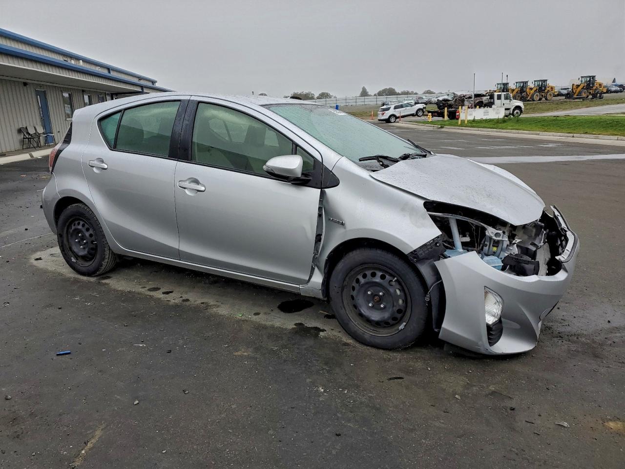 2016 TOYOTA PRIUS C photo 4