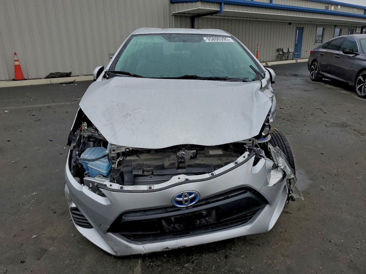2016 TOYOTA PRIUS C photo 5