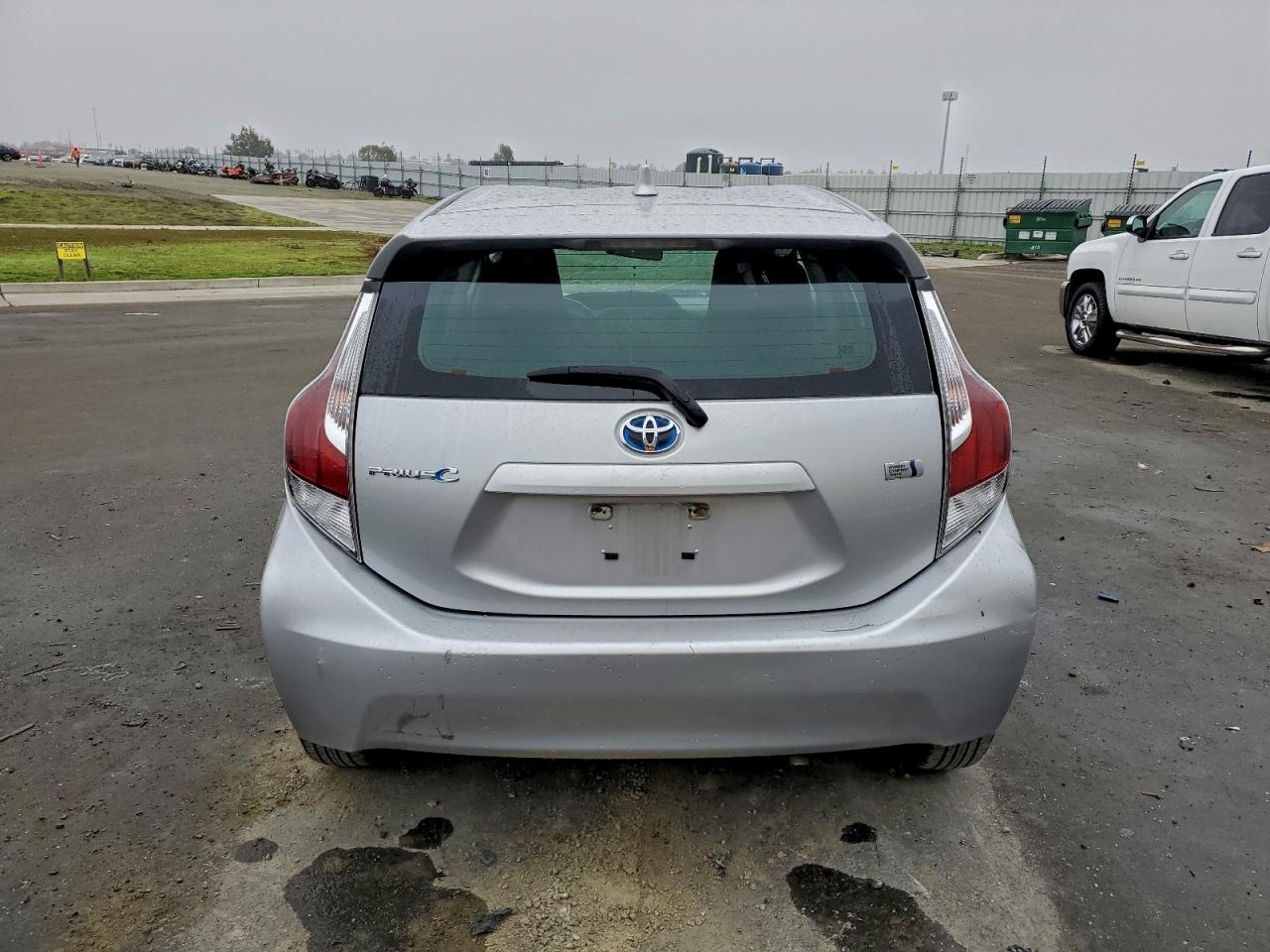 2016 TOYOTA PRIUS C photo 6