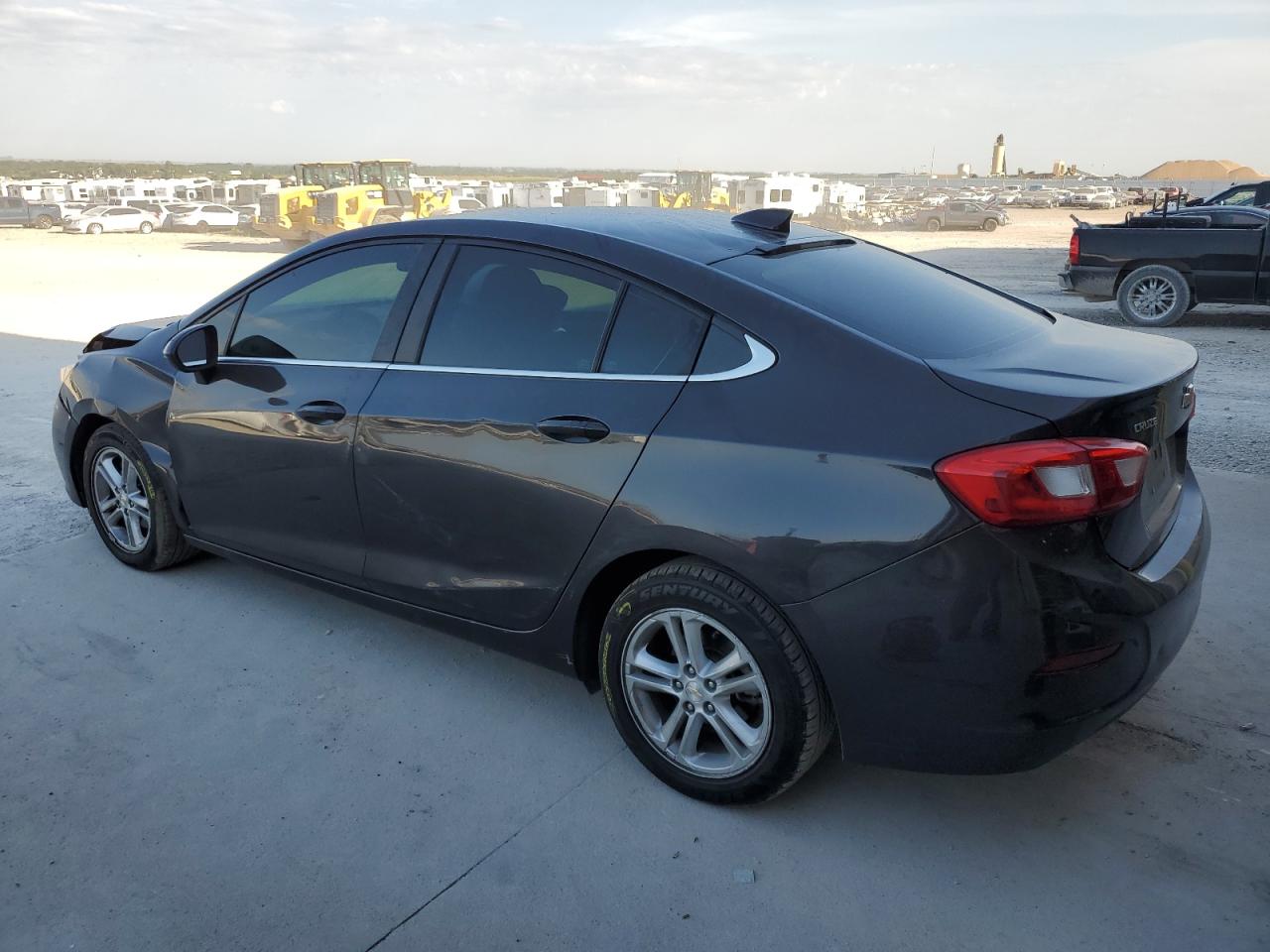 2016 CHEVROLET CRUZE LT photo 2