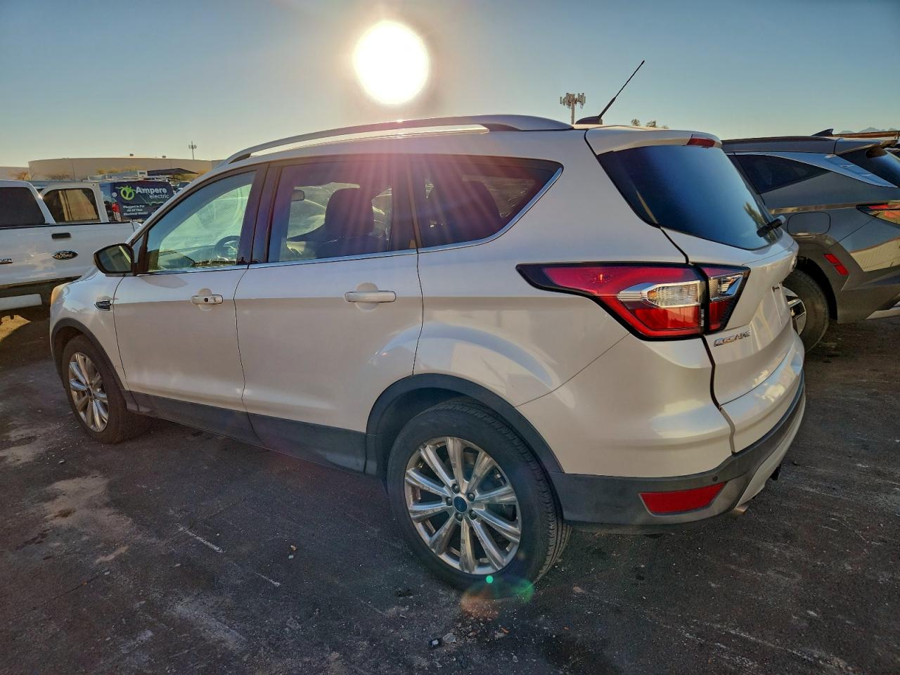 2017 FORD ESCAPE TITANIUM photo 2