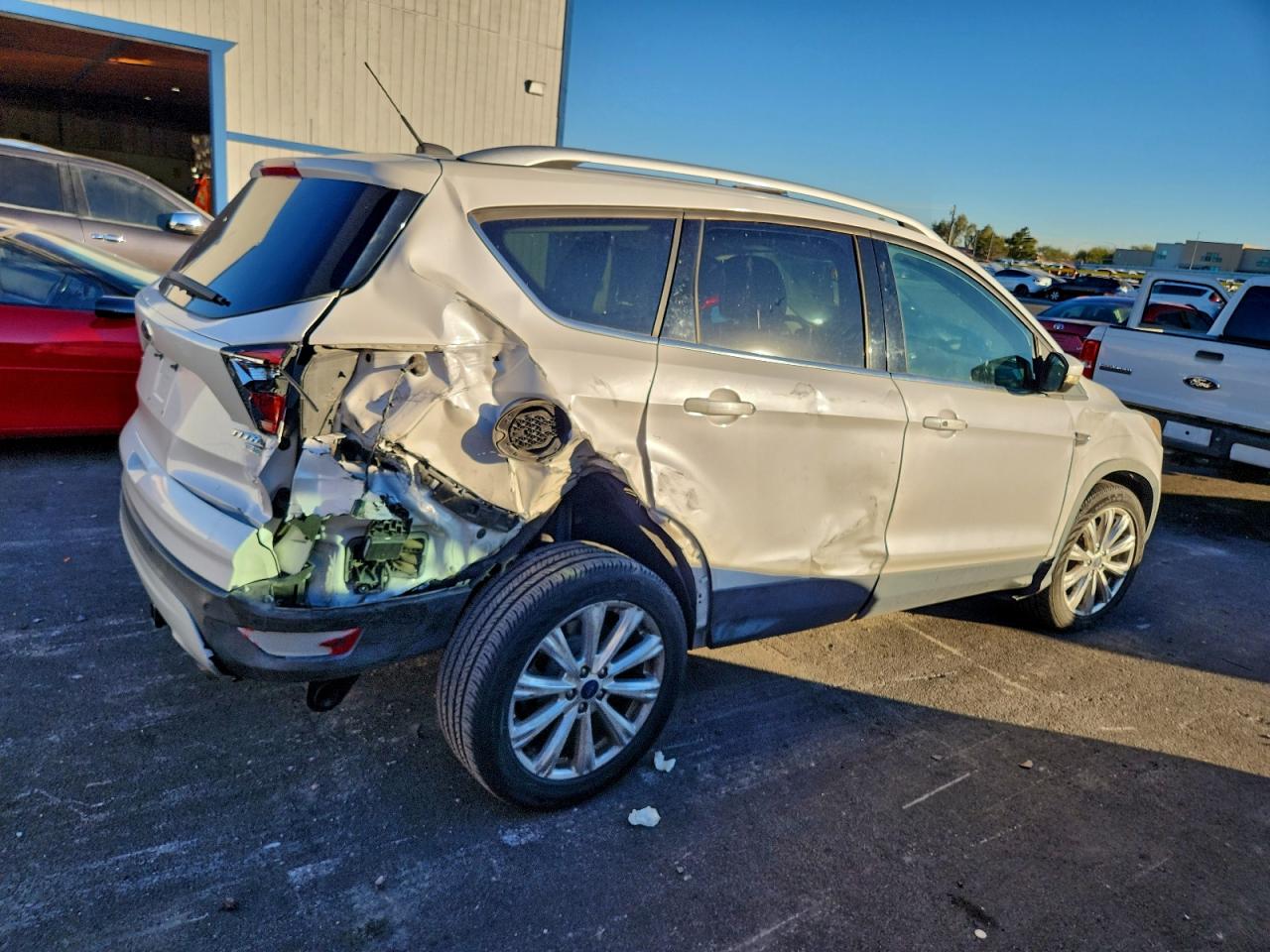 2017 FORD ESCAPE TITANIUM photo 3